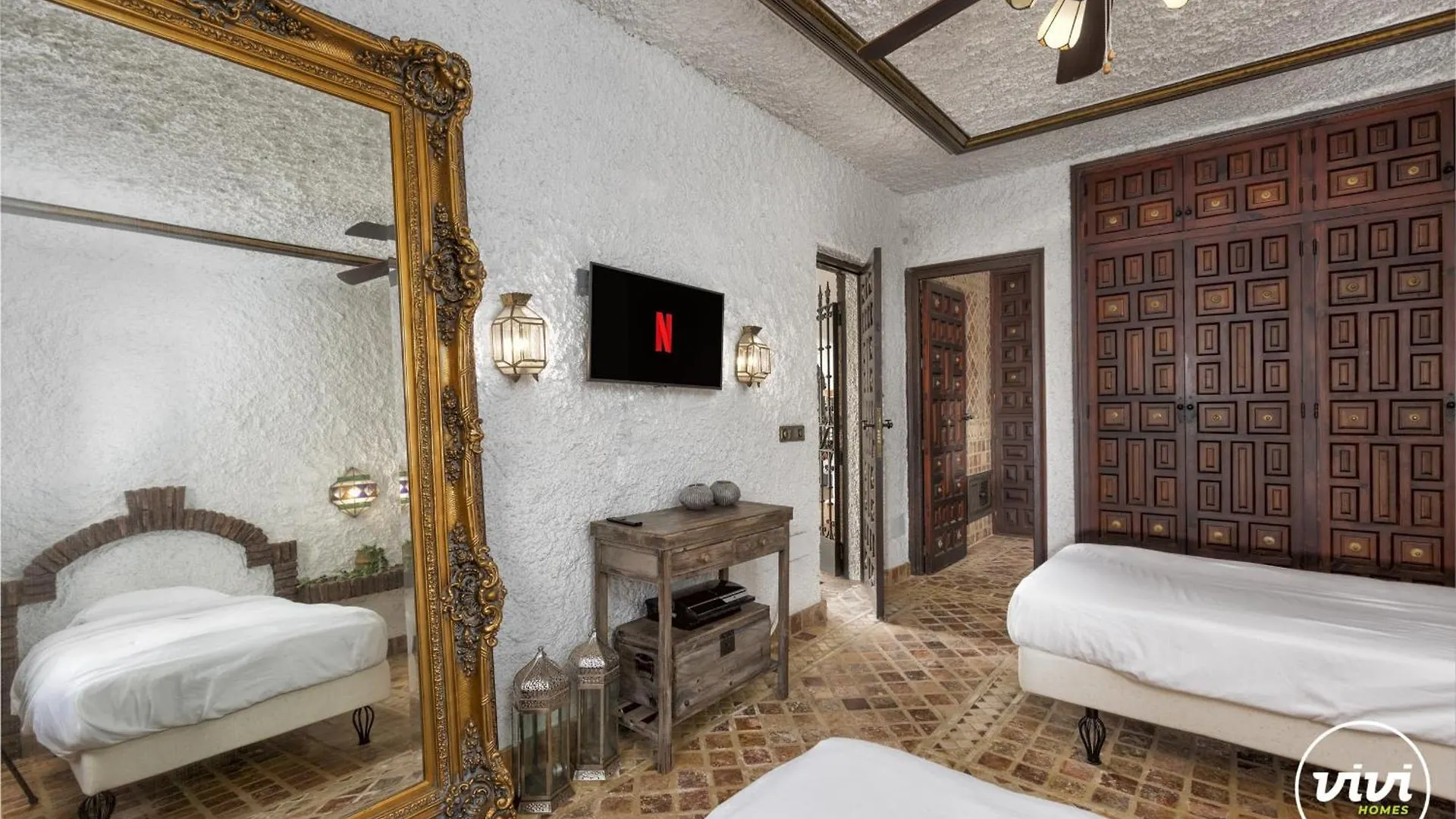 Vivi Homes - Villa Costabella Pool, Sauna, Garden & Beach 마르베야