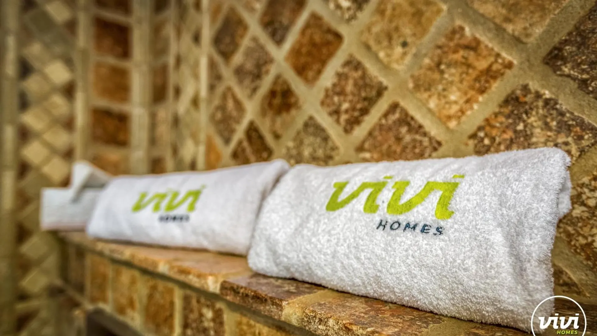 Vivi Homes - Villa Costabella Pool, Sauna, Garden & Beach 마르베야