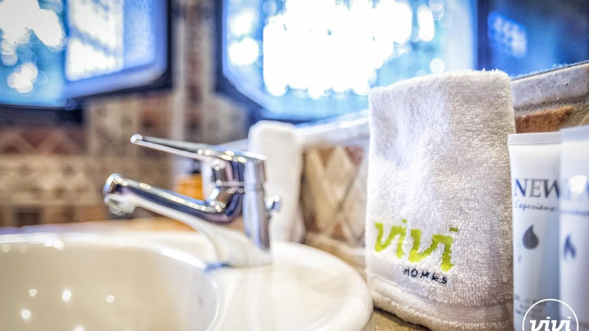 Vivi Homes - Villa Costabella Pool, Sauna, Garden & Beach 마르베야 스페인