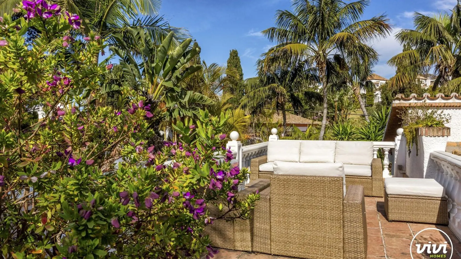 Vivi Homes - Villa Costabella Pool, Sauna, Garden & Beach 마르베야 스페인