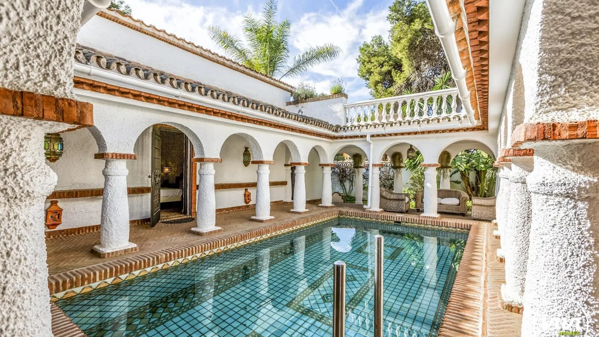 Vivi Homes - Villa Costabella Pool, Sauna, Garden & Beach 마르베야